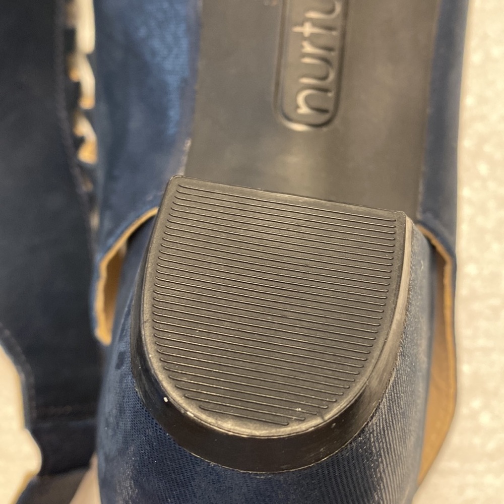 Sandals - Picture 8 of 9